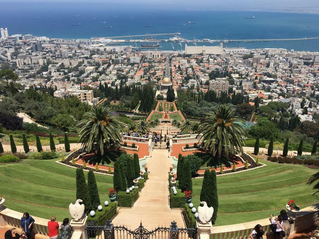 Paradise In Haifa Near The Bahai Gardens Buitenkant foto